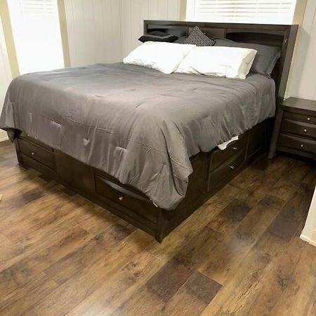 شقة Hot Tub 5 Beds Moorhead المظهر الخارجي الصورة