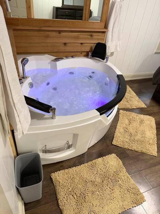 شقة Hot Tub 5 Beds Moorhead المظهر الخارجي الصورة