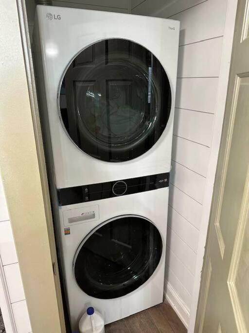شقة Hot Tub 5 Beds Moorhead المظهر الخارجي الصورة