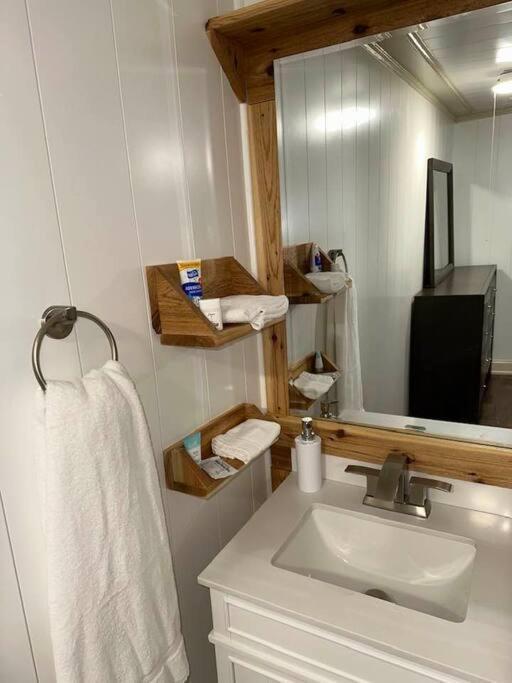 شقة Hot Tub 5 Beds Moorhead المظهر الخارجي الصورة
